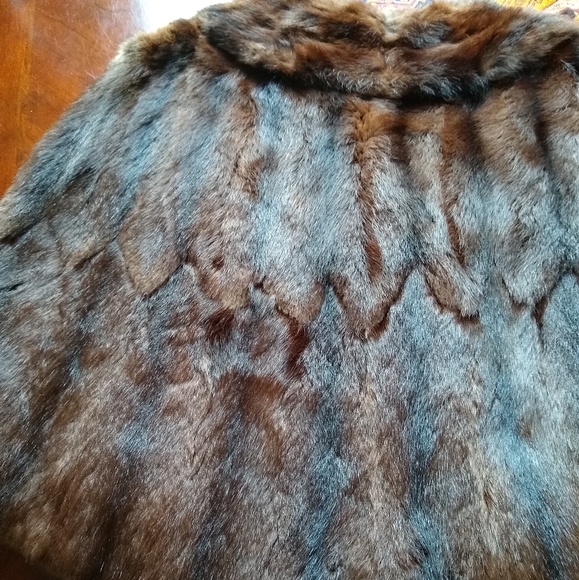 Vintage fur capelet - Picture 10 of 16